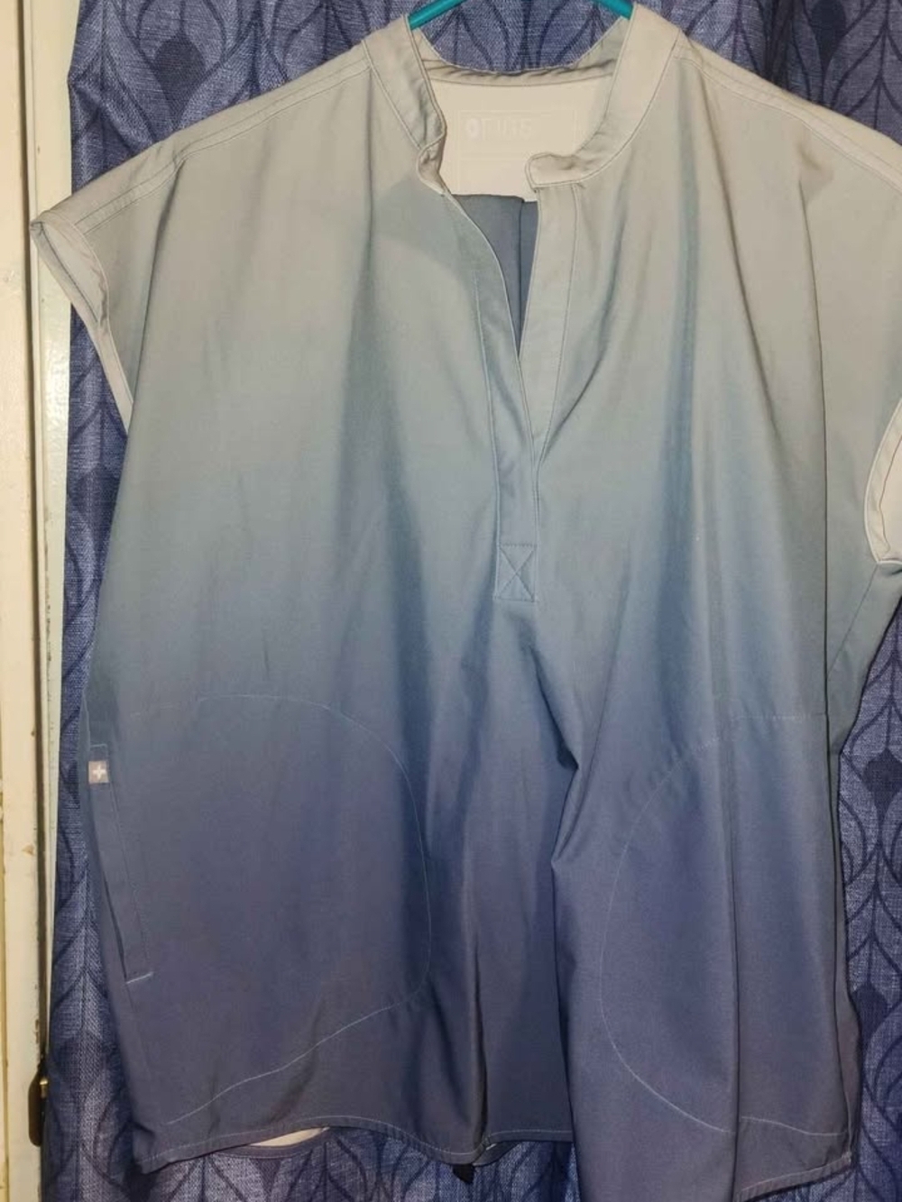 Figs Women's Ombre Blue Scrub Set